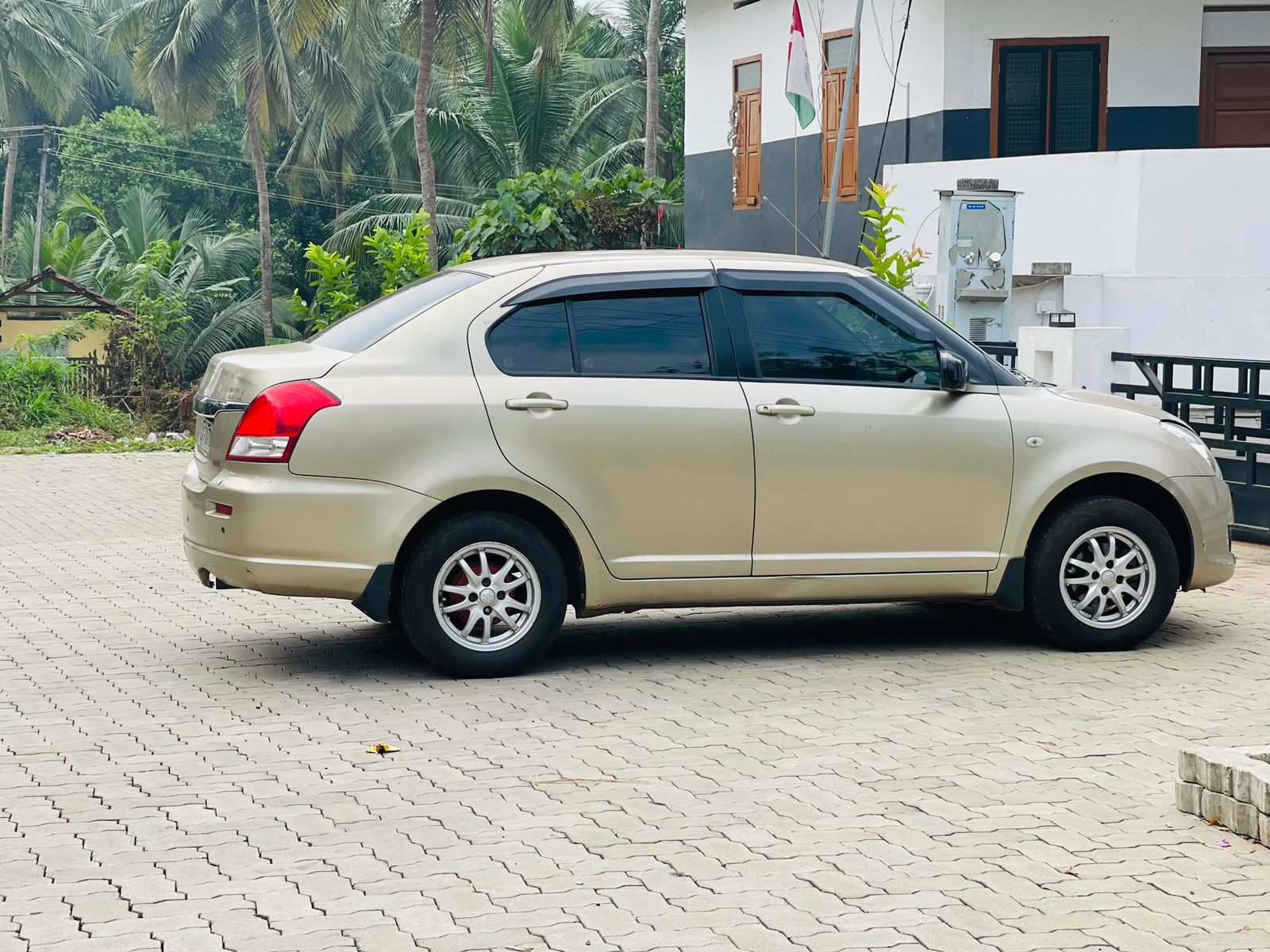 MARUTI – SWIFT DZIRE VDI