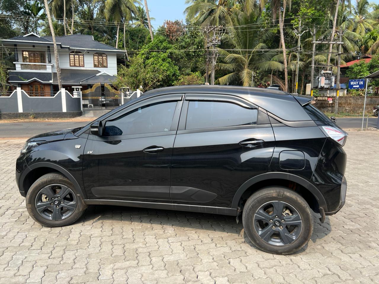 TATA -NEXON EV 2.0 XZ+ LUX DK