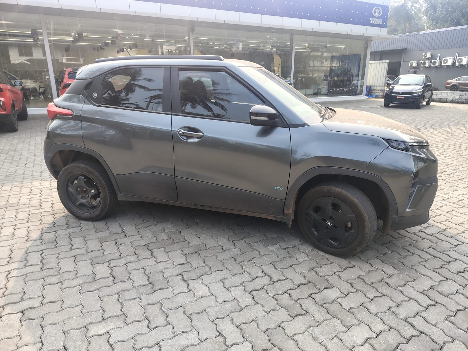 TATA – PUNCH EV -ADV -LR