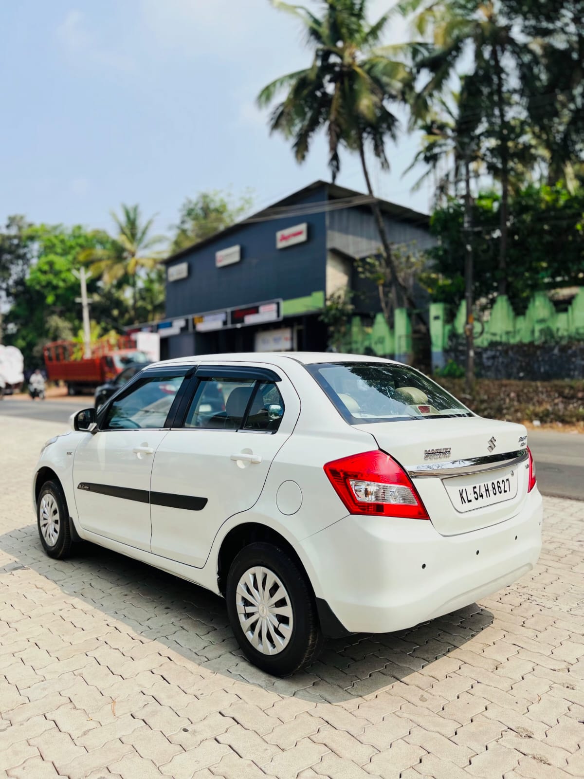 MARUTI-SWIFT DZIRE-VDI