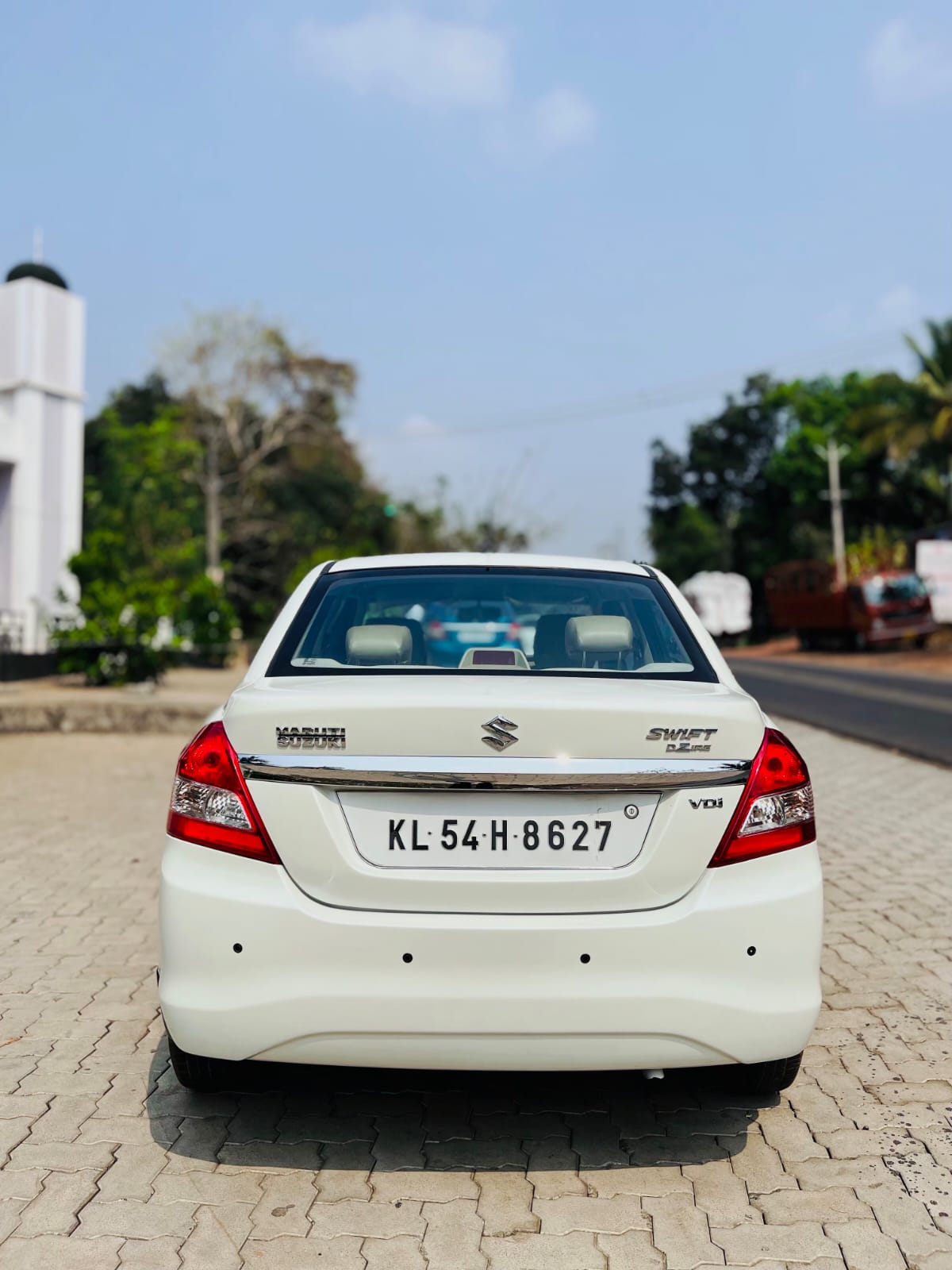 MARUTI-SWIFT DZIRE-VDI