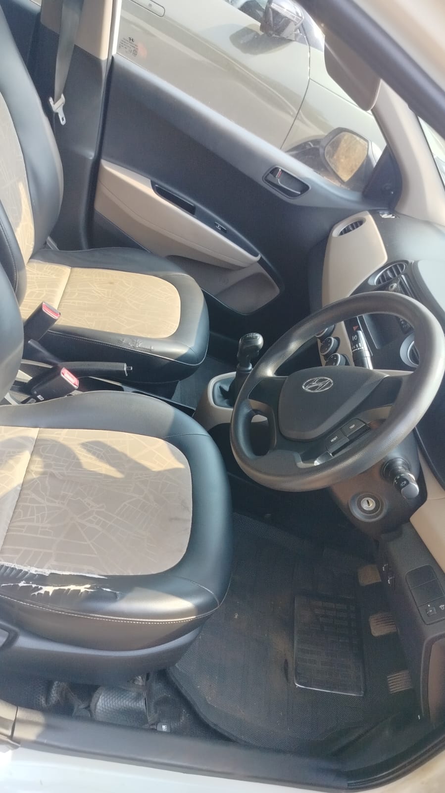 HYUNDAI – GRAND i10