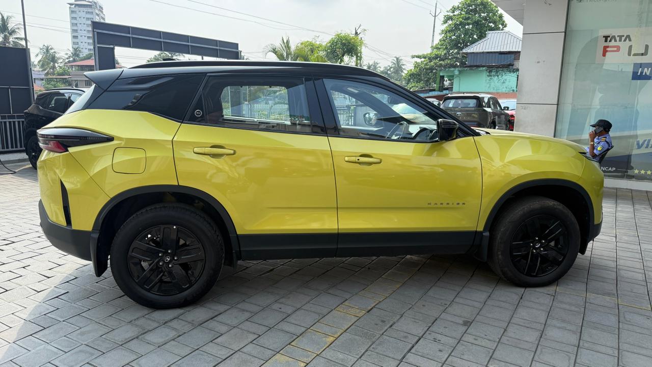 TATA HARRIER FEARLESS+DT(AT)
