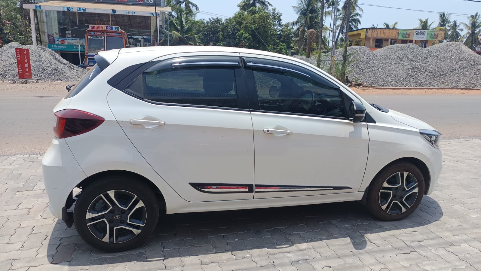 TATA- Tiago (P) XZ+ New