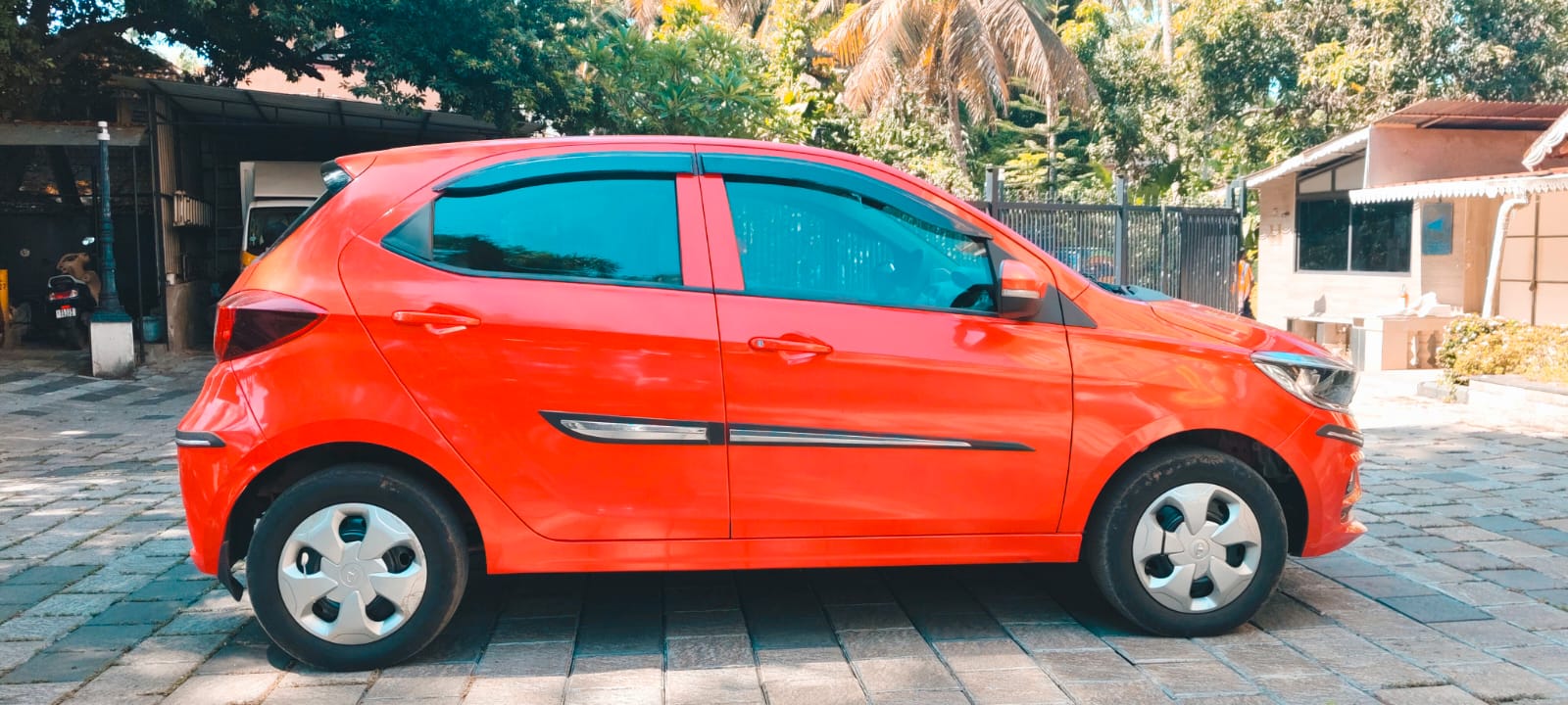 TATA TIAGO – XT