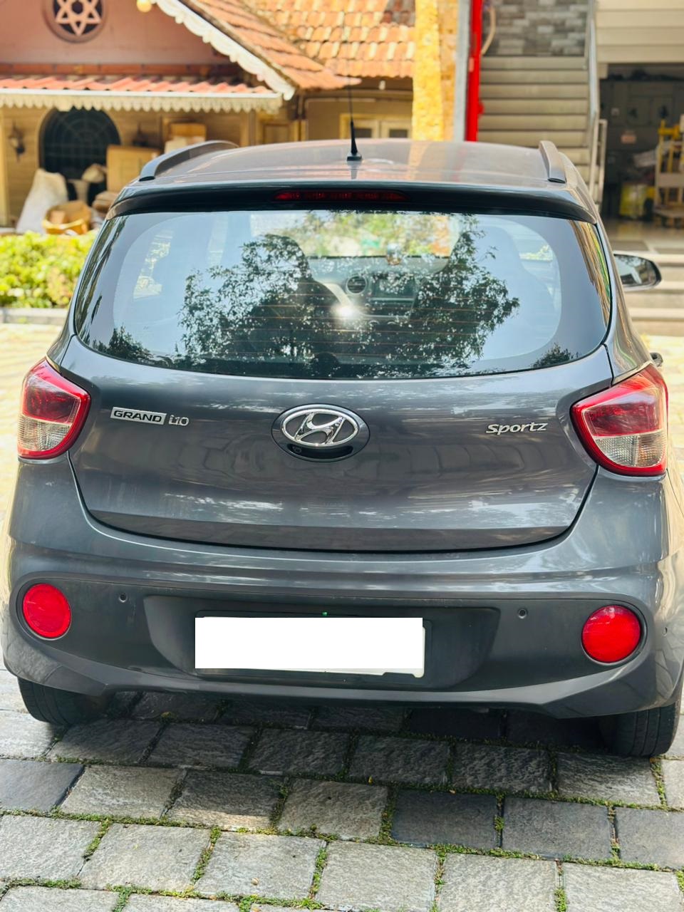 HYUNDAI GRAND i10 SPORTZ -A/T