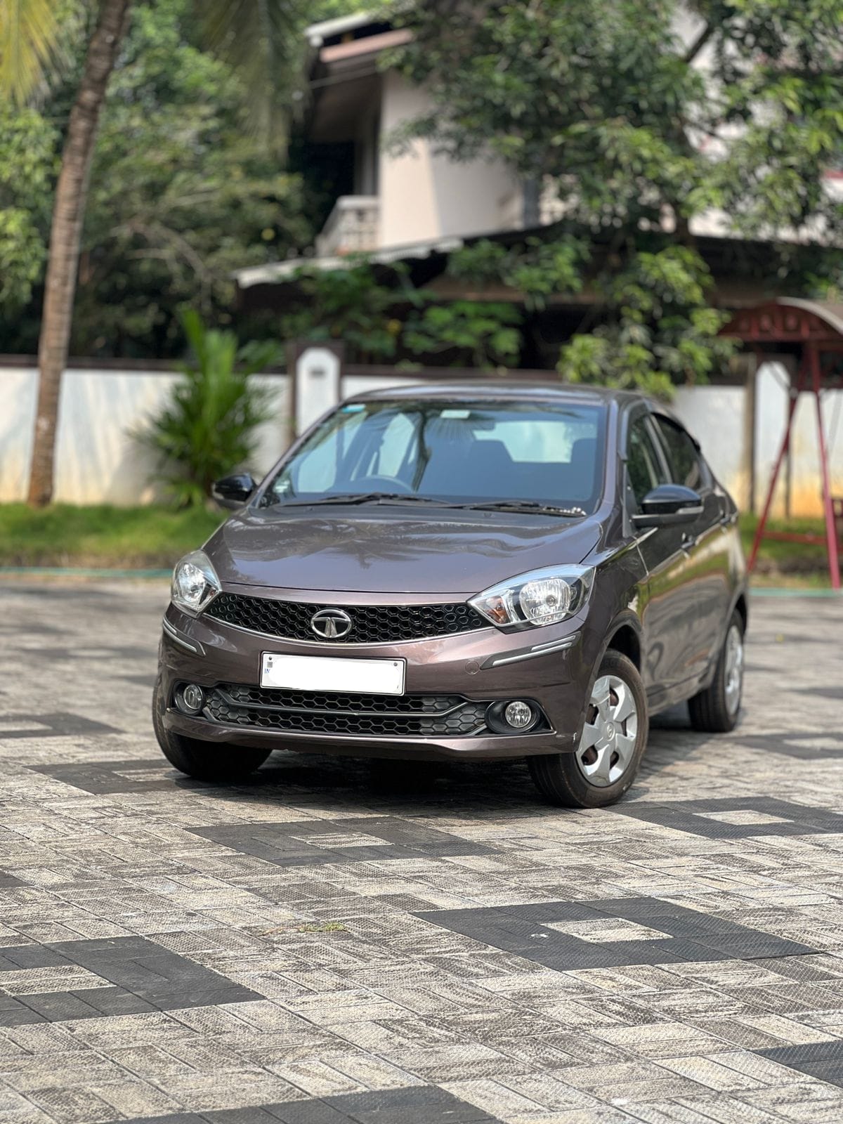 TATA-TIGOR -XT- PETROL/CNG