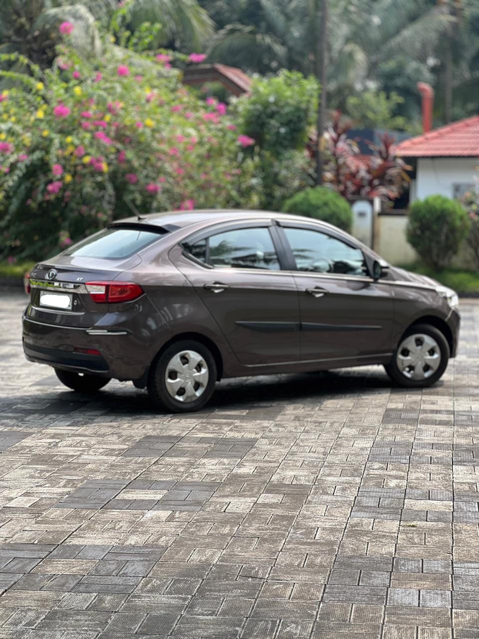 TATA-TIGOR -XT- PETROL/CNG