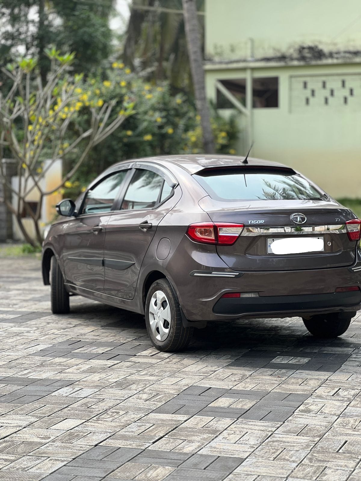 TATA-TIGOR -XT- PETROL/CNG