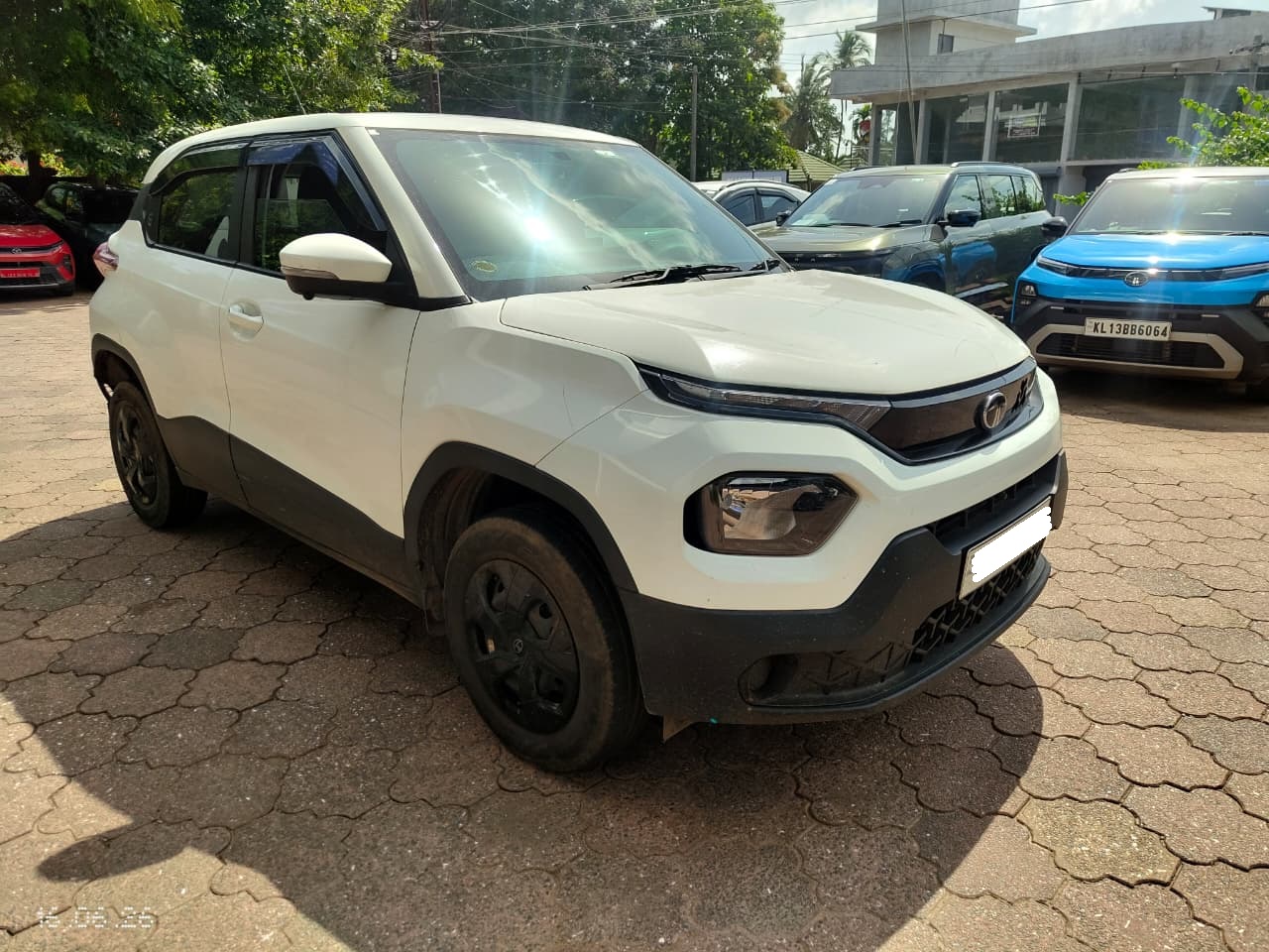 TATA – Punch Adventure