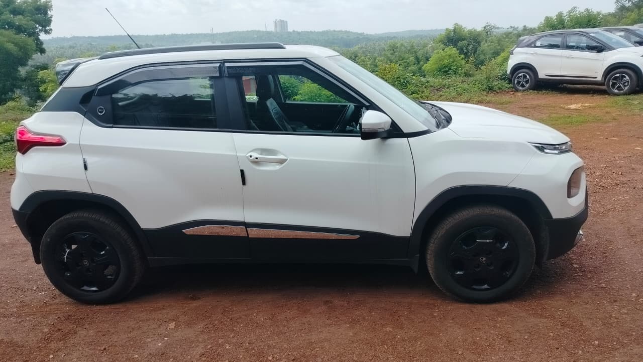 TATA – Punch Accomplished AMT