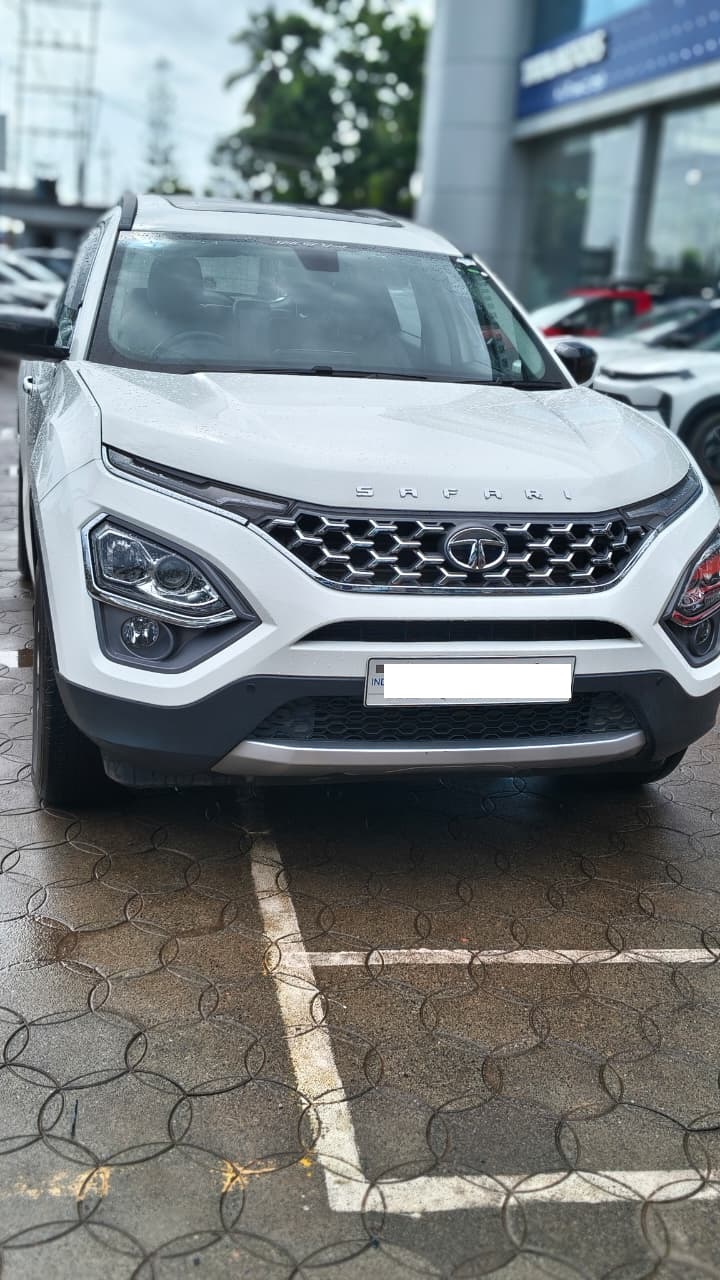 TATA – Safari XZA+