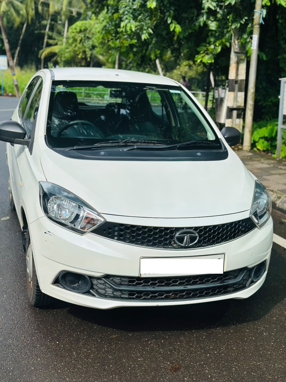 TATA TIAGO -XM