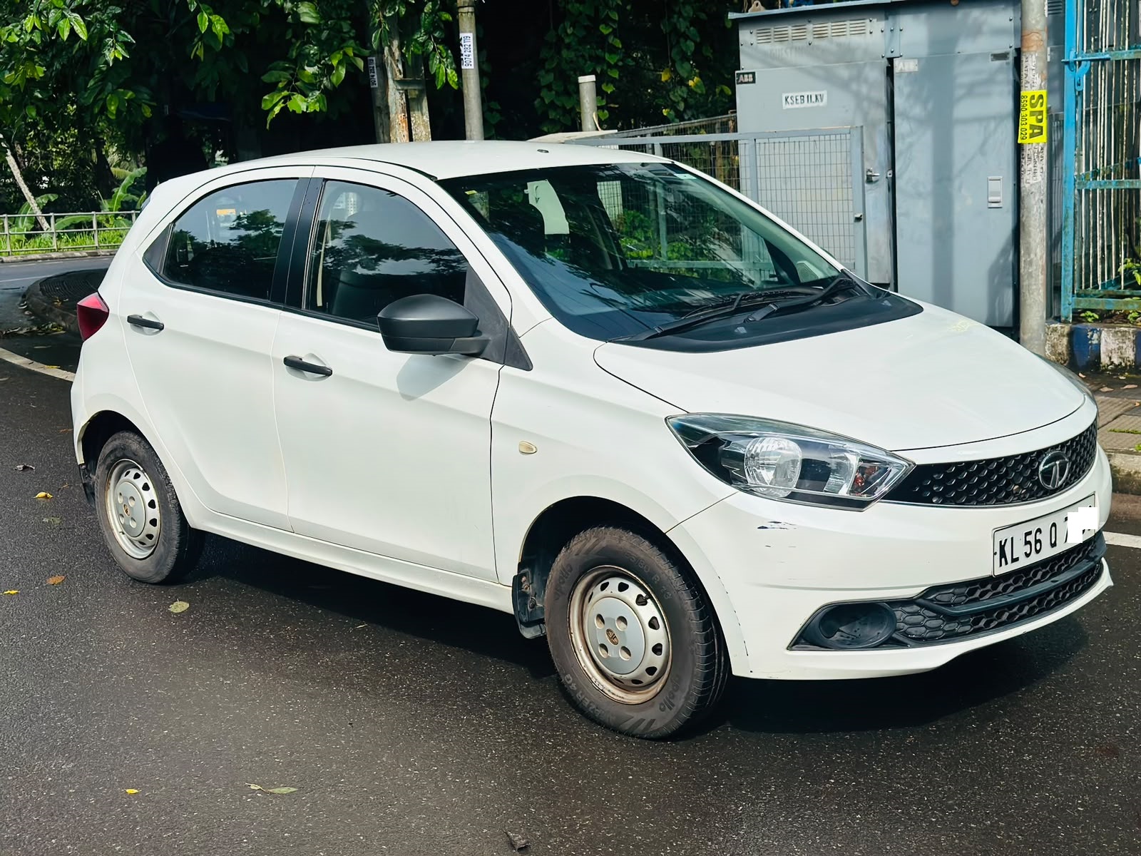 TATA TIAGO -XM