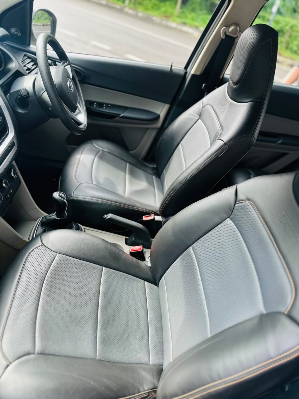 TATA TIAGO -XM