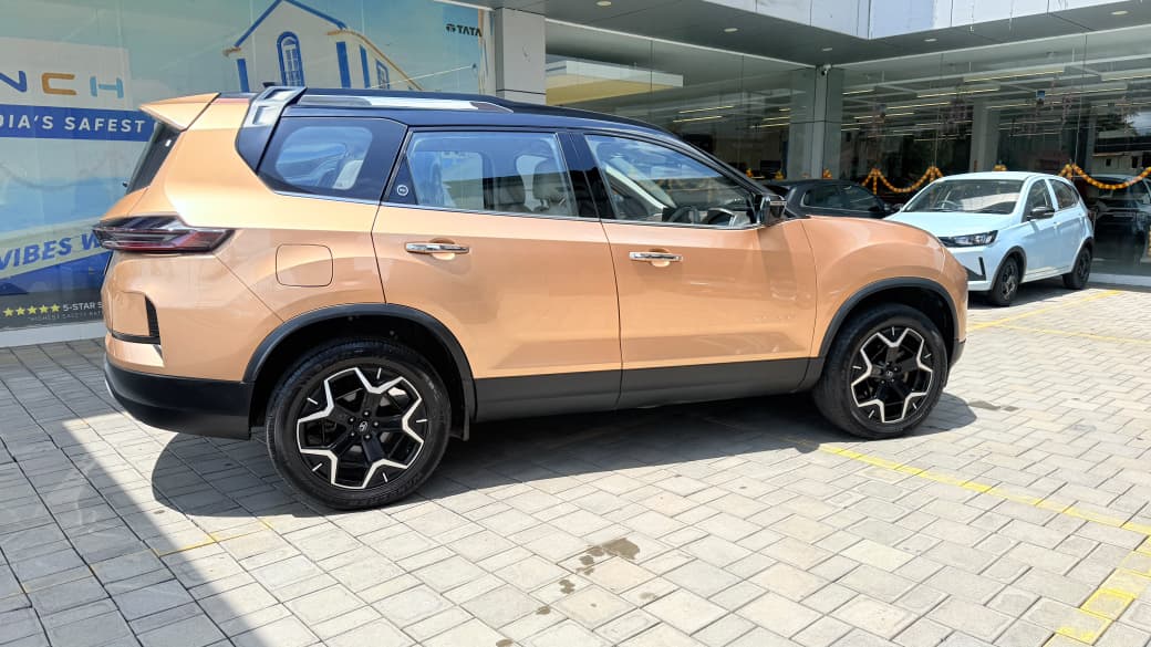 TATA SAFARI ACC + DT AT