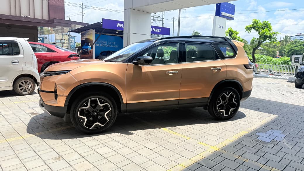 TATA SAFARI ACC + DT AT