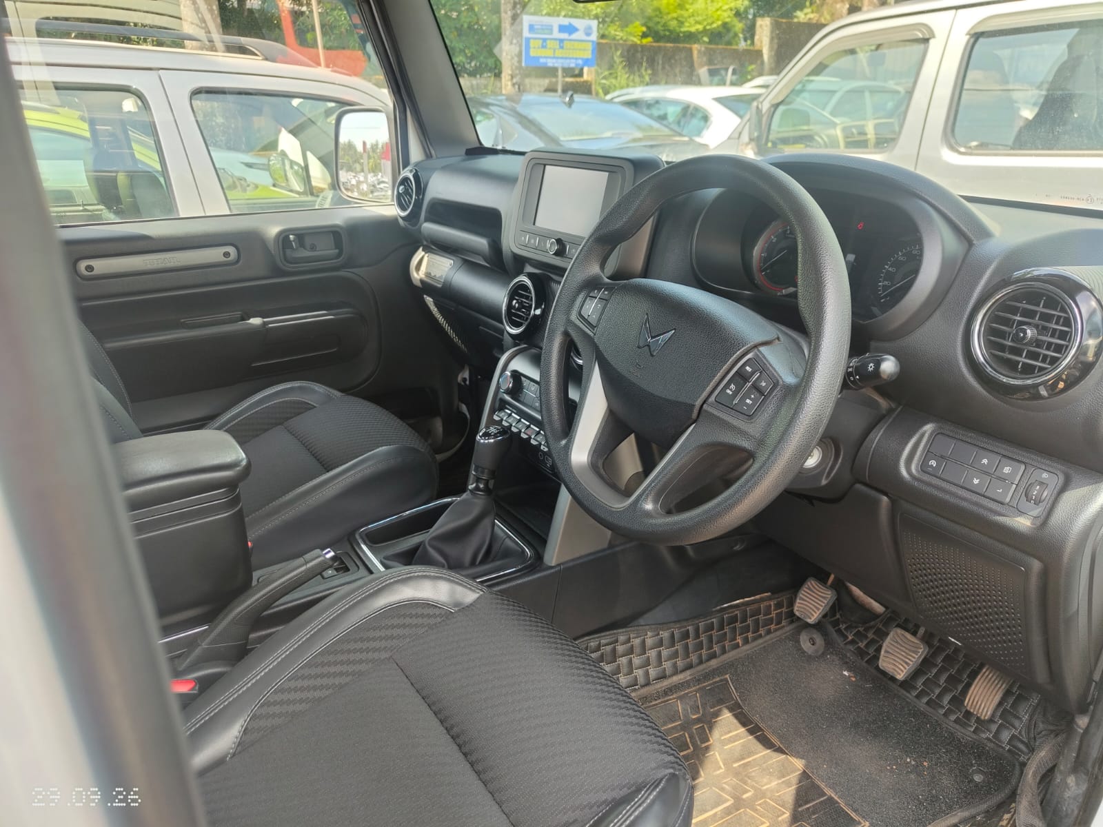 MAHINDRA THAR LX MT Diesel